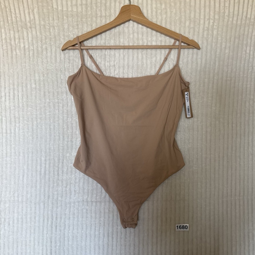 NWT SKIMS FITS EVERYBODY CAMI THONG BODYSUIT Clay Size XL